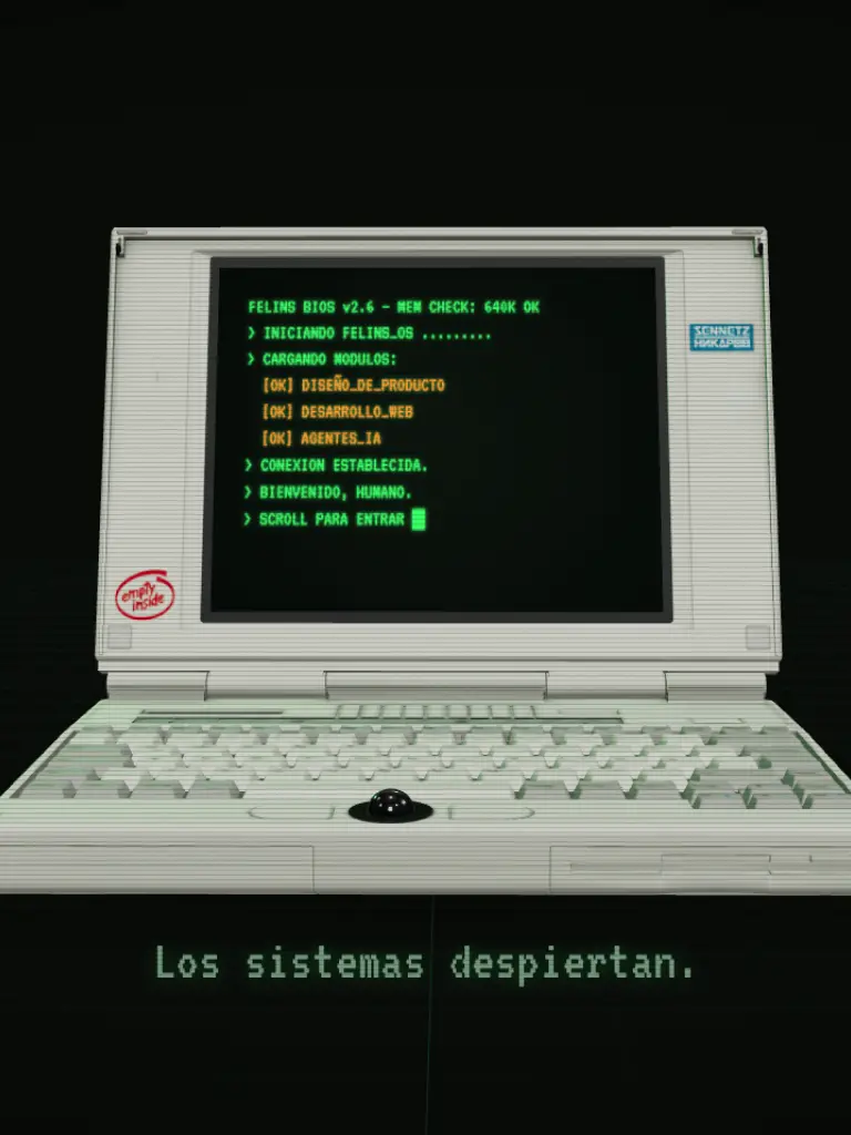 Hero de la landing de Felins: una notebook retro renderizada en 3D con la secuencia de arranque del sistema en pantalla